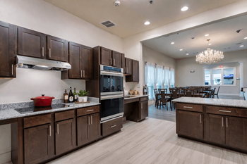 Community kitchen & dining hall